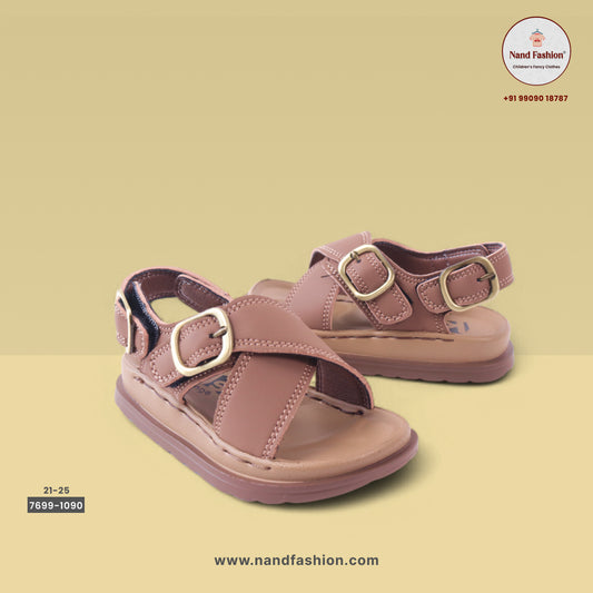Kids Cross-Strap Sandals with Buckle Closure