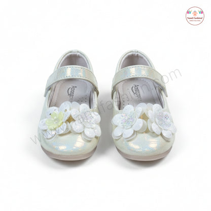 cute white floral baby girl Mojadi