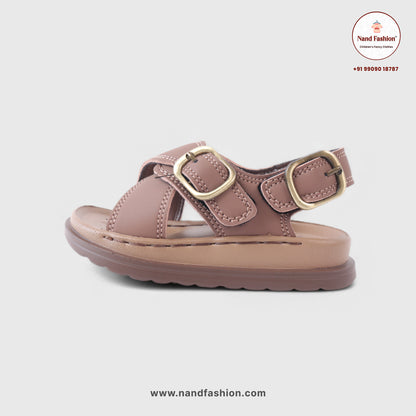 Kids Cross-Strap Sandals with Buckle Closure