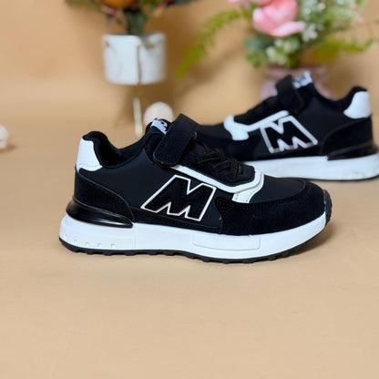 Classic black & white kids sneaker